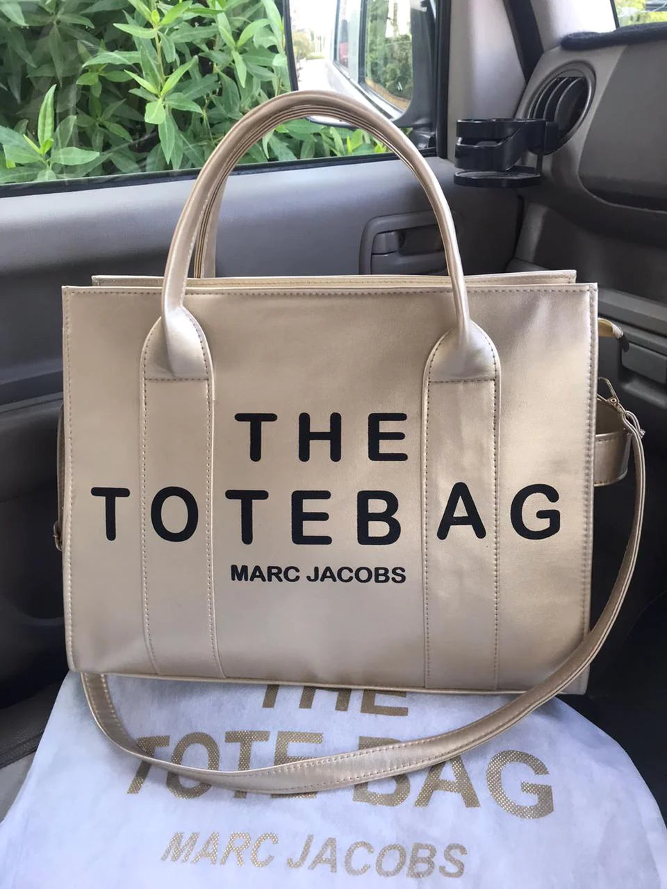 THE TOTE BAG